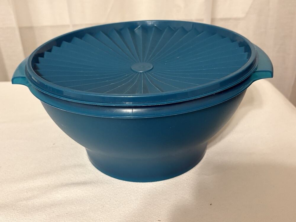 Tupperware 880G Servalier Lid 10" Salad Serving Bowl Teal 17 1/4 Cups 4.1 L